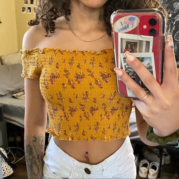 Tops - off shoulder floral crop top